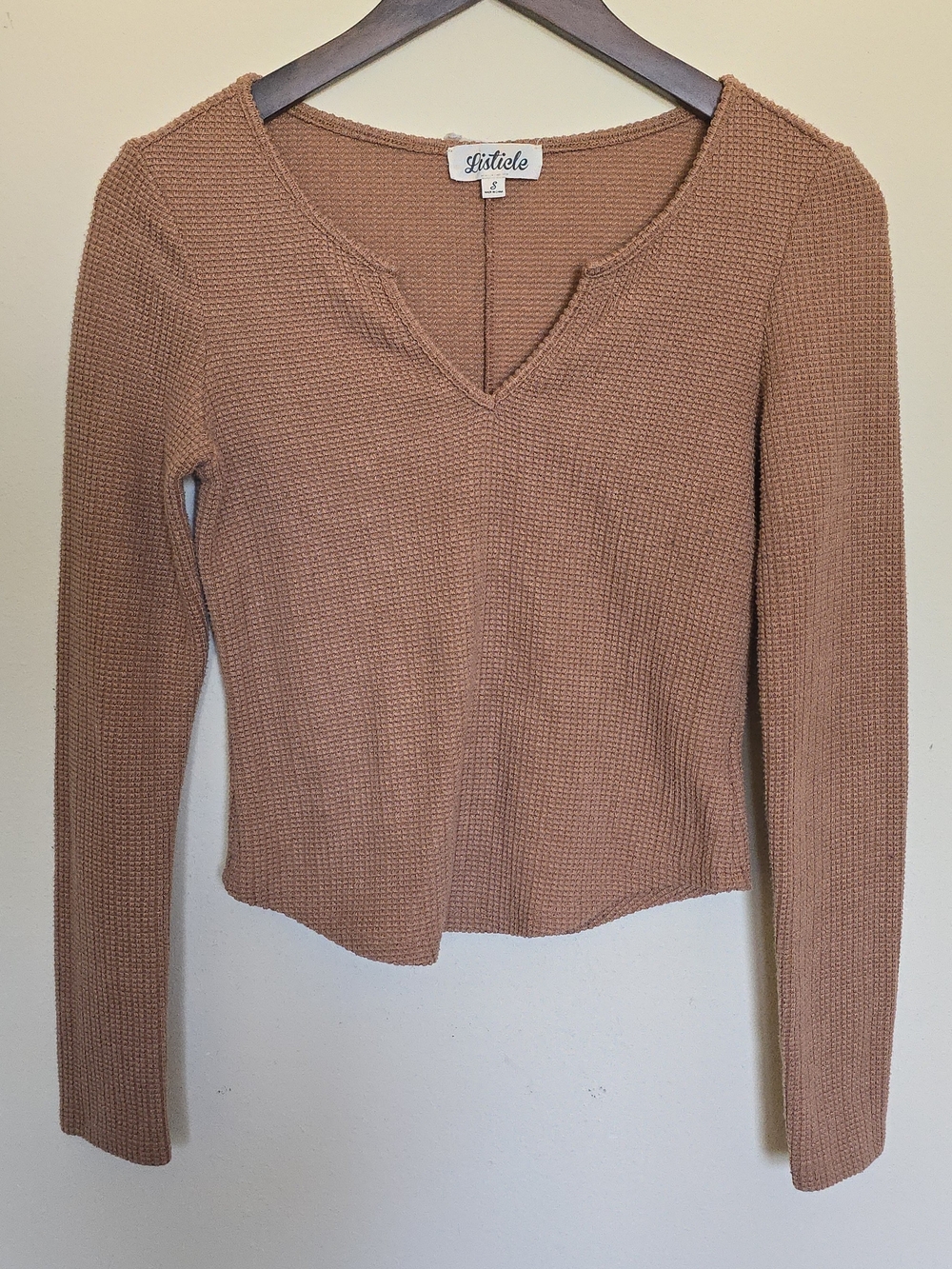 Listicle Waffle V-Neck Crop Top in Terracotta